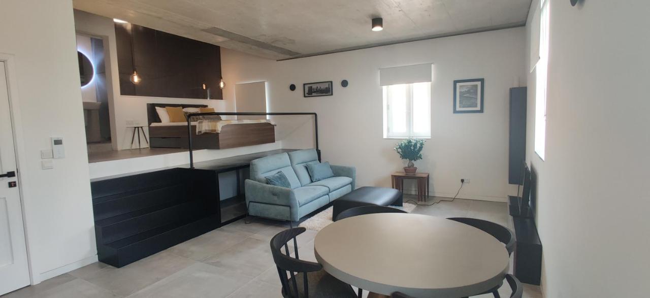 No 60, 3Rd Floor, Centrally Located, Fully Equipped Studio Apt 일 푸리아나 외부 사진